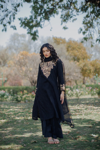 Black kurta set -  Lola BIBI by Amrinsahi